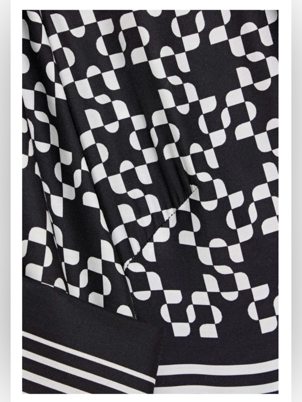 SIMKHAI
Abrielle printed TENCEL™ and silk-blend maxi shirt dress size L- NWT - Picture 4 of 13